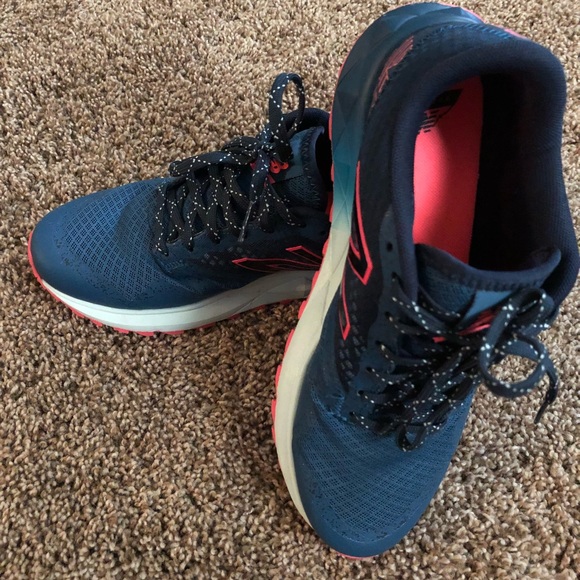 New Balance 690 AT - Picture 4 of 6